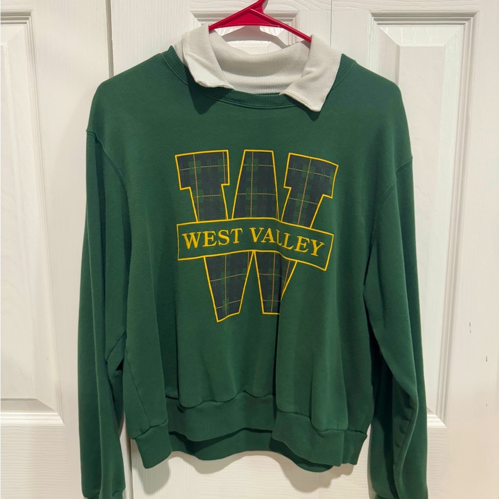 Hollister sweatshirt with collar, green.